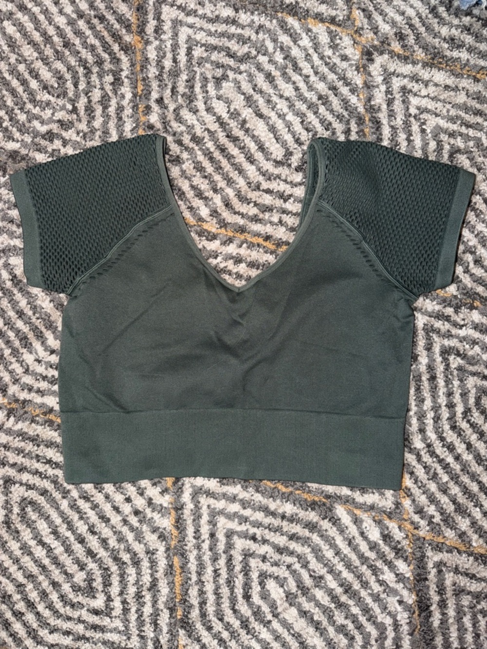Aerie Offline Seamless Mesh Women's Sage Green V-Neck Crop Top Sz L